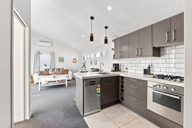 Photo of property in 11/12 Latimer Square, Christchurch Central, Christchurch, 8011