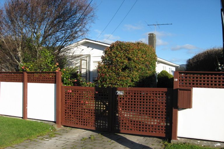 Photo of property in 19 Donnelley Drive, Wainuiomata, Lower Hutt, 5014