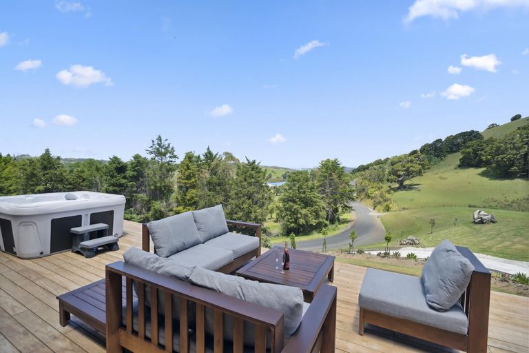 Photo of property in 144 Takahoa Drive, Kaiwaka, 0573