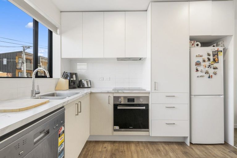 Photo of property in 3/124 Britomart Street, Berhampore, Wellington, 6023