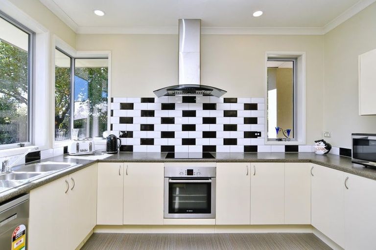 Photo of property in 3 Puhara Avenue, Parklands, Christchurch, 8083