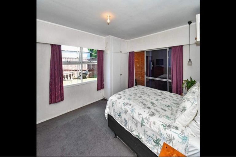 Photo of property in 16 Mccall Place, Opaheke, Papakura, 2113