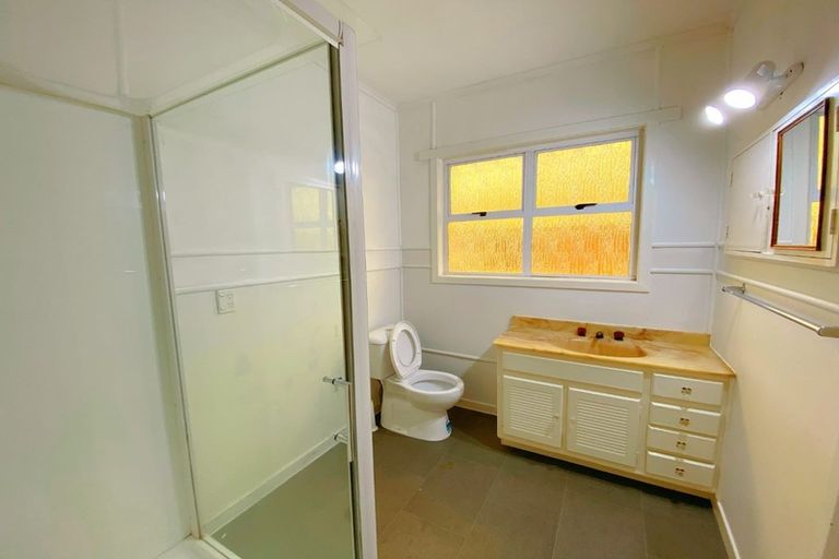 Photo of property in 37 Hillcrest Road, Hillcrest, Hamilton, 3216