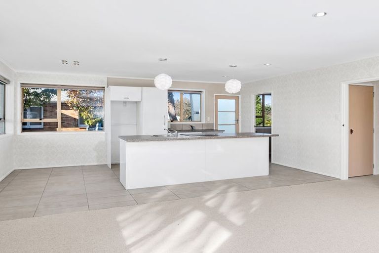 Photo of property in 16 Grayson Avenue, Mangakakahi, Rotorua, 3015