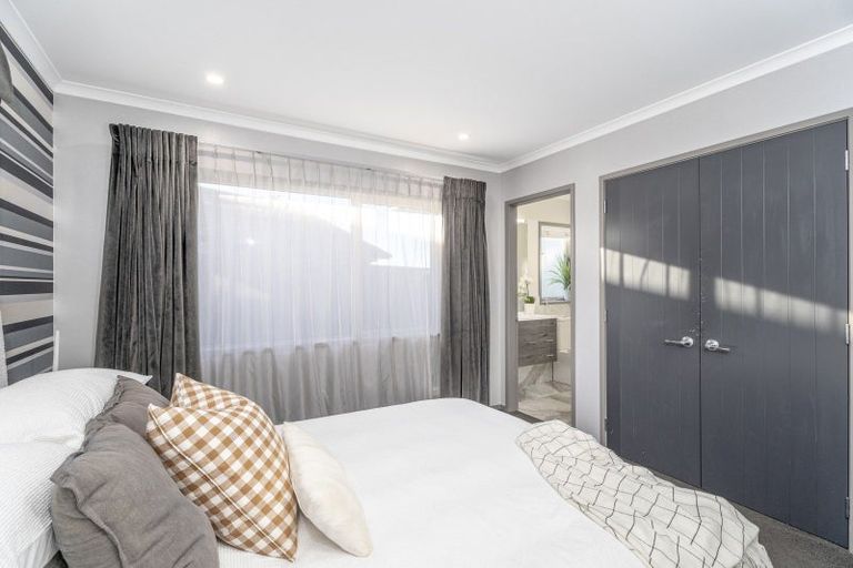 Photo of property in 2 Oscar Place, Whitianga, 3510