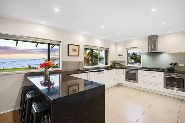 Photo of property in 4 Claude Road, Stanmore Bay, Whangaparaoa, 0932