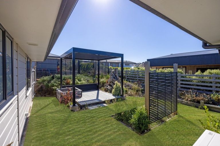 Photo of property in 16 Makomako Road, Wanaka, 9305