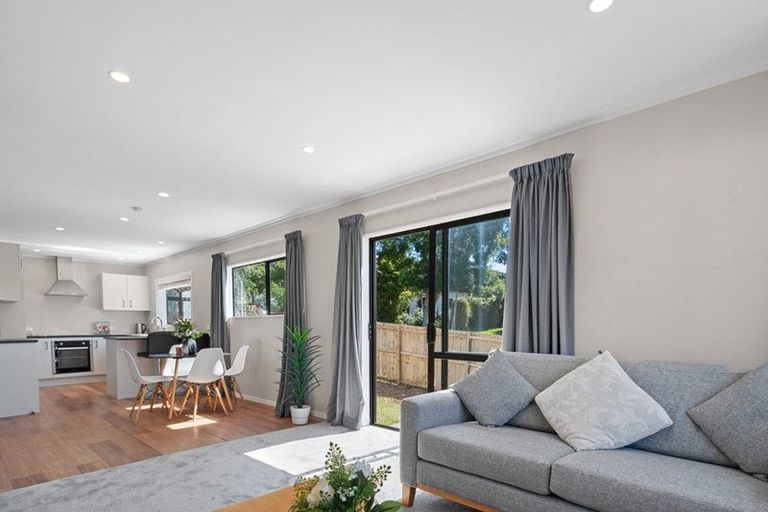 Photo of property in 1/17 Sturm Avenue, Massey, Auckland, 0614