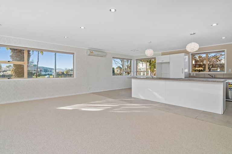 Photo of property in 16 Grayson Avenue, Mangakakahi, Rotorua, 3015