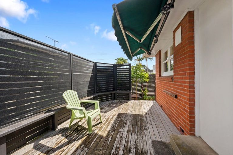 Photo of property in 1/163 Shakespeare Road, Milford, Auckland, 0620