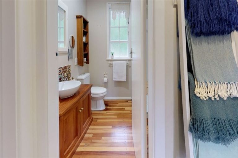 Photo of property in Regency Flats, 6/29-45 Miramar North Road, Miramar, Wellington, 6022