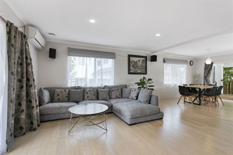 Photo of property in 30 Sturm Avenue, Massey, Auckland, 0614