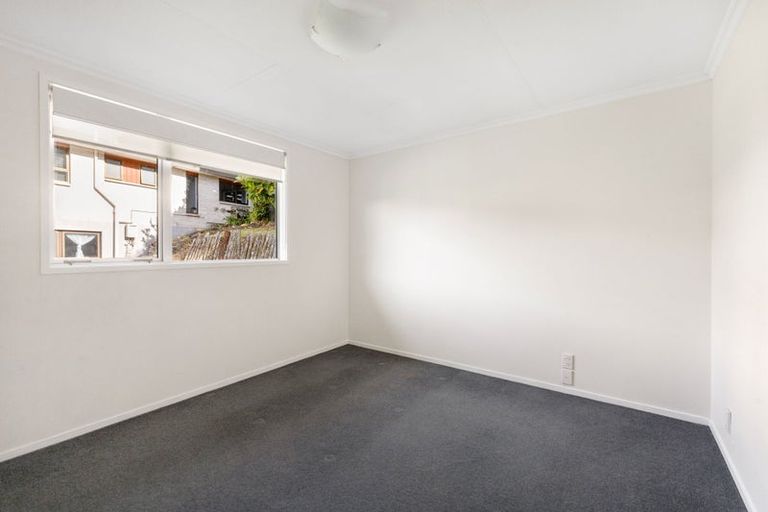 Photo of property in 9 Ambury Place, Merrilands, New Plymouth, 4312