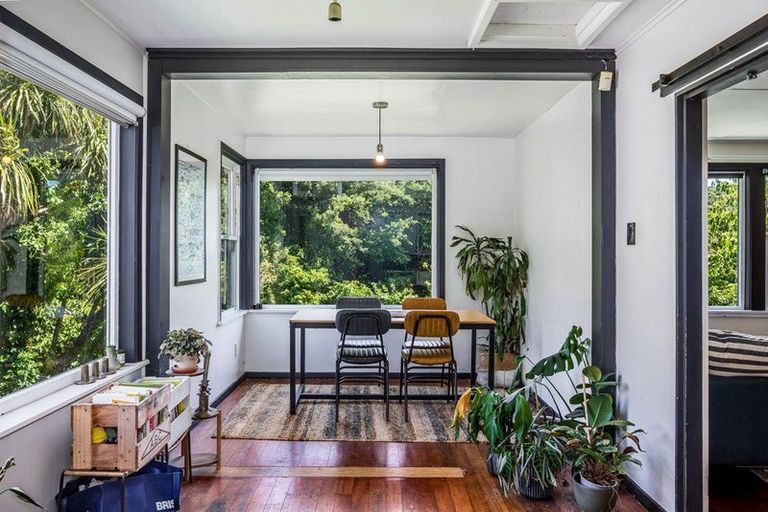 Photo of property in 18 Sidlaw Street, Strathmore Park, Wellington, 6022