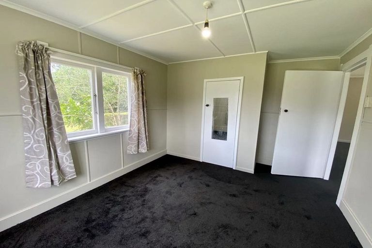 Photo of property in 122 Tawa Road, Kumeu, 0891