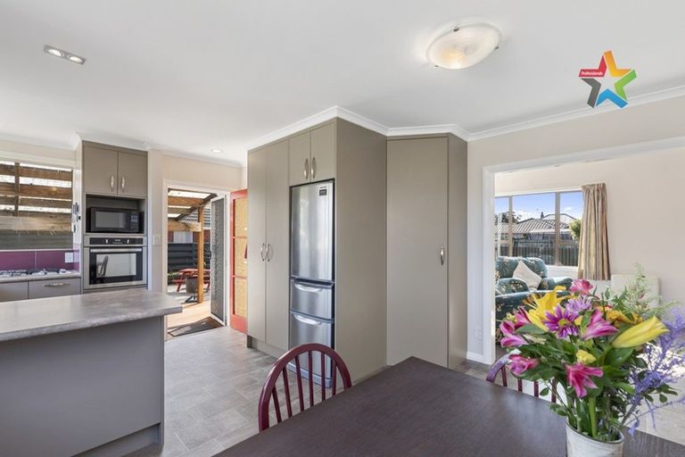 Photo of property in 2 Frickleton Grove, Waterloo, Lower Hutt, 5011