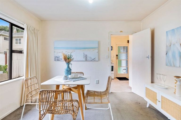 Photo of property in 94 Mana Esplanade, Paremata, Porirua, 5026