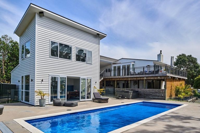 Photo of property in 5b Whitehouse Road, Titahi Bay, Porirua, 5022