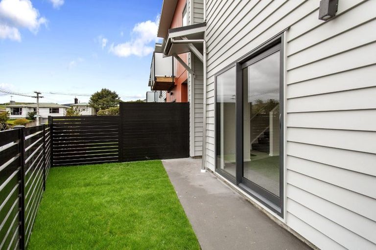 Photo of property in 1e Pembroke Street, Tawa, Wellington, 5028