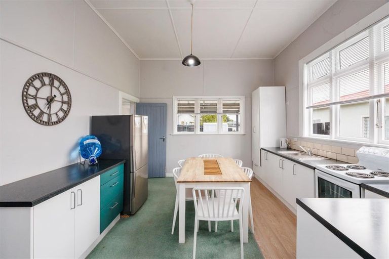 Photo of property in 10 Rira Street, Marton, 4710