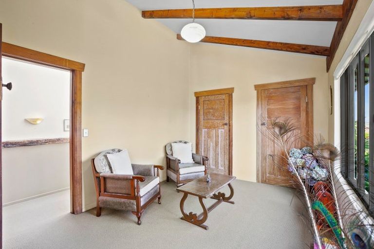 Photo of property in 7-9 Mace Terrace, Oakura, 4314