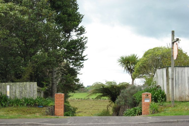 Photo of property in 399 Mangorei Road, Merrilands, New Plymouth, 4312