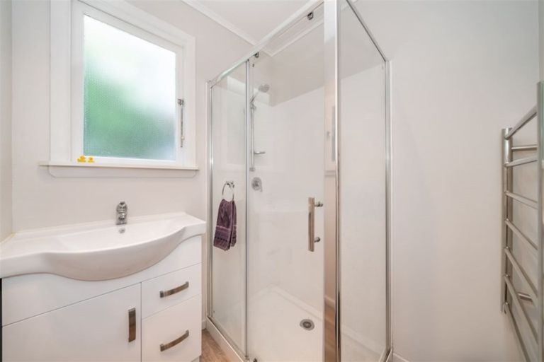 Photo of property in 5 Whangakoko Grove, Birchville, Upper Hutt, 5018