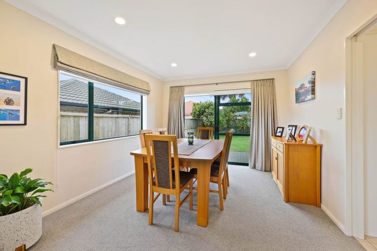 Photo of property in 8 Amesbury Rise, Henderson, Auckland, 0612