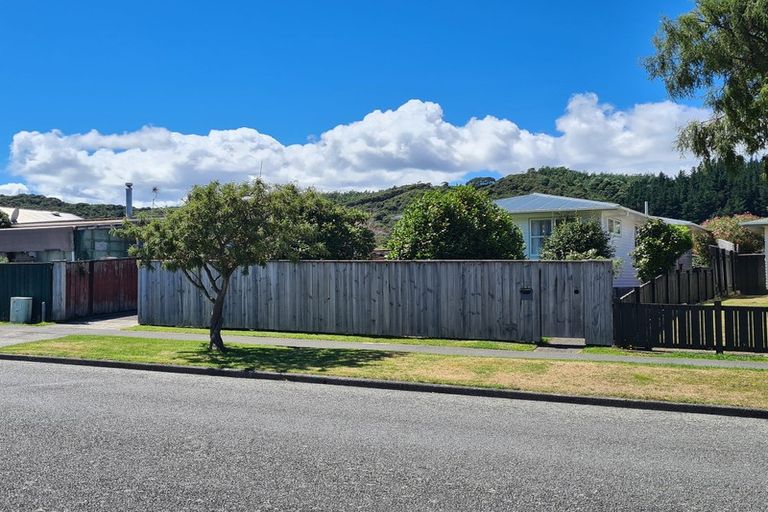 Photo of property in 32 Mohaka Street, Wainuiomata, Lower Hutt, 5014