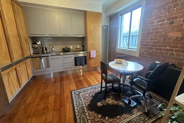 Photo of property in 98 Riddiford Street, Newtown, Wellington, 6021