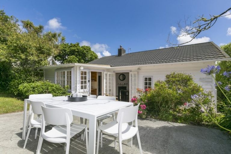Photo of property in 97 Karori Road, Karori, Wellington, 6012