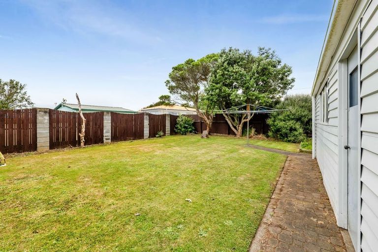 Photo of property in 11 Manuka Place, Hawera, 4610