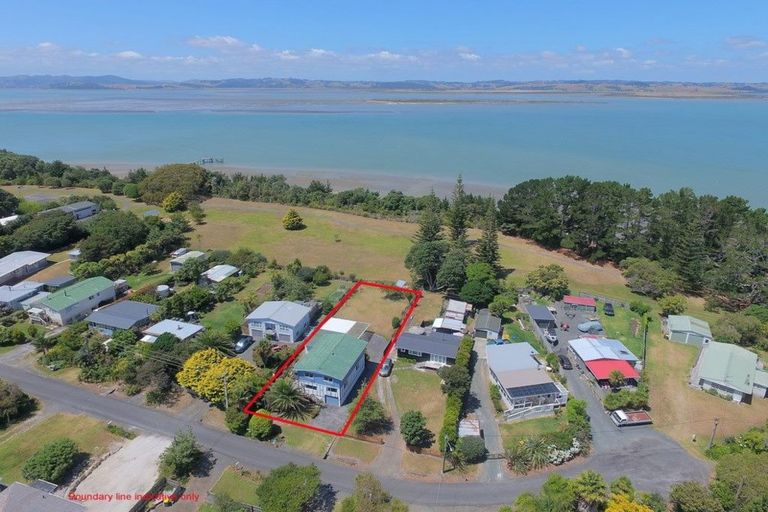 Photo of property in 27 James Mcleod Road, Shelly Beach, South Head, 0874