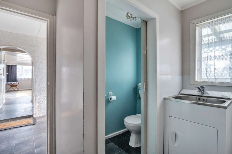 Photo of property in 3 Wharf Street, Castlecliff, Whanganui, 4501