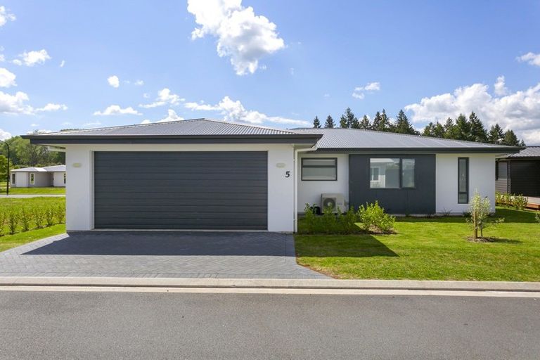 Photo of property in 5 Bastille Court, Rangatira Park, Taupo, 3330