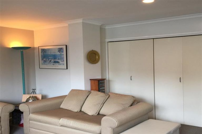 Photo of property in 4e/30 Westward Ho, Glen Eden, Auckland, 0602