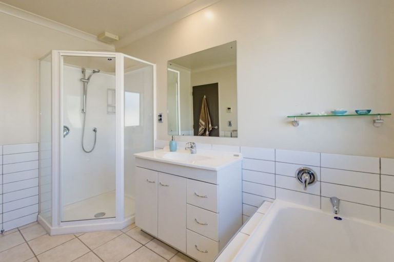 Photo of property in 7 Consort Close, Paraparaumu Beach, Paraparaumu, 5032