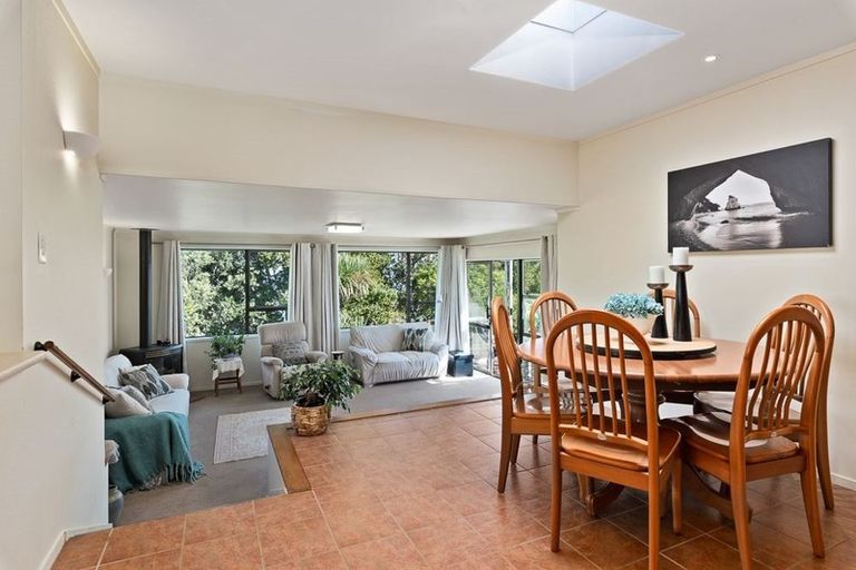 Photo of property in 92 Island Bay Road, Beach Haven, Auckland, 0626