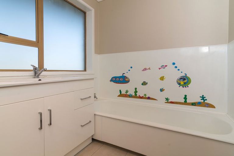 Photo of property in 16 Grayson Avenue, Mangakakahi, Rotorua, 3015