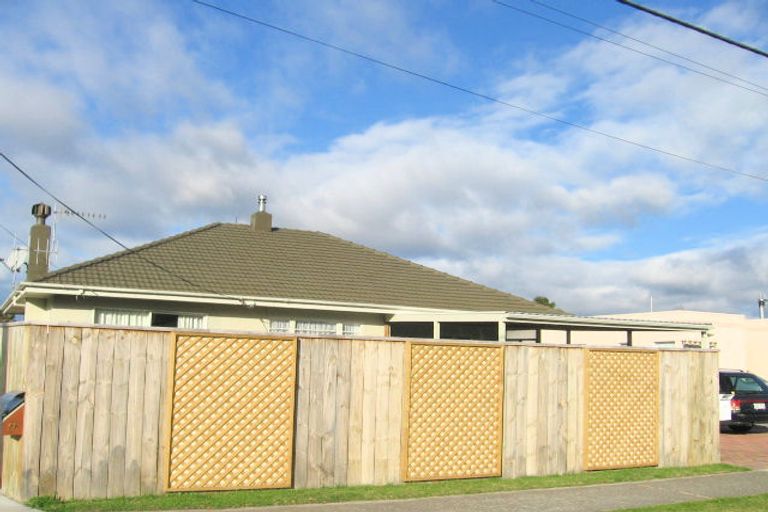 Photo of property in 4 Anderson Road, Taradale, Napier, 4112