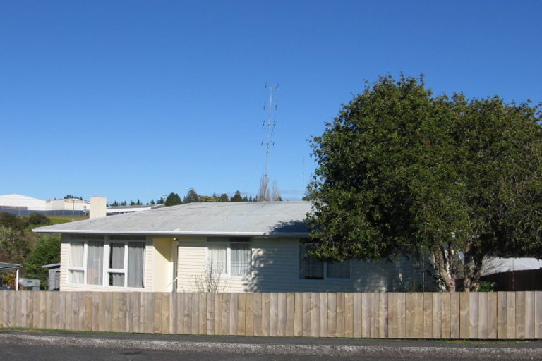 Photo of property in 15 Whiteman Road, Kawakawa, 0210