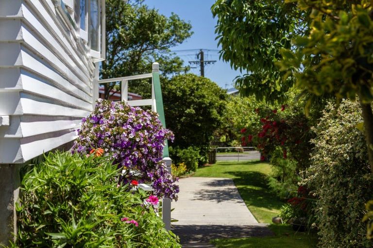 Photo of property in 90-92 Kiwi Road, Raumati Beach, Paraparaumu, 5032