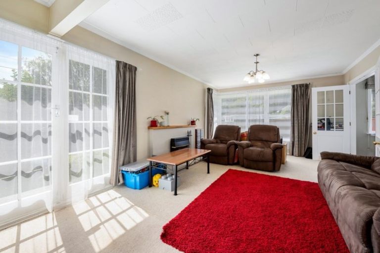 Photo of property in 66 Horoeka Street, Stokes Valley, Lower Hutt, 5019