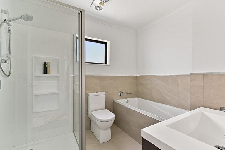 Photo of property in 22a Titoki Street, Te Atatu Peninsula, Auckland, 0610