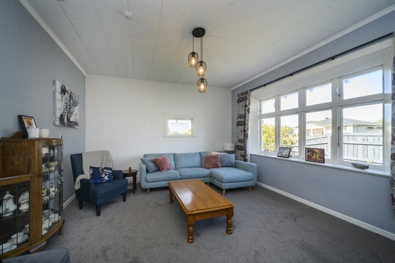 Photo of property in 46 Kingswood Street, Takaro, Palmerston North, 4412
