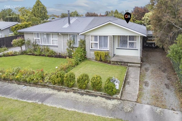 Photo of property in 4a Weston Place, Rangiora, 7400