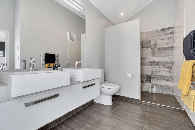 Photo of property in 4 Roseberry Place, Whitianga, 3510