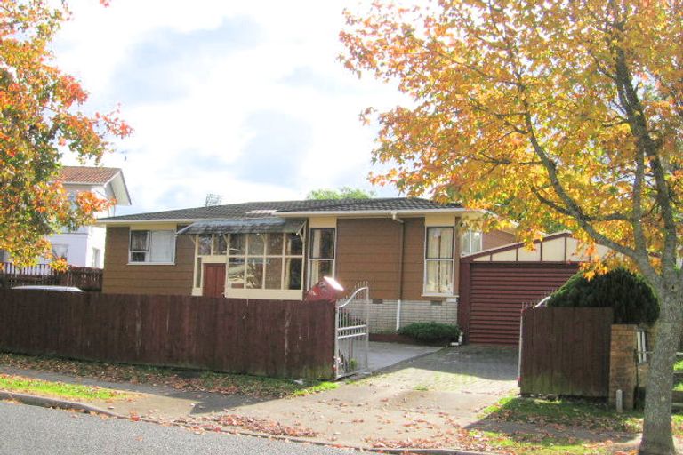 Photo of property in 84 Sikkim Crescent, Clover Park, Auckland, 2019