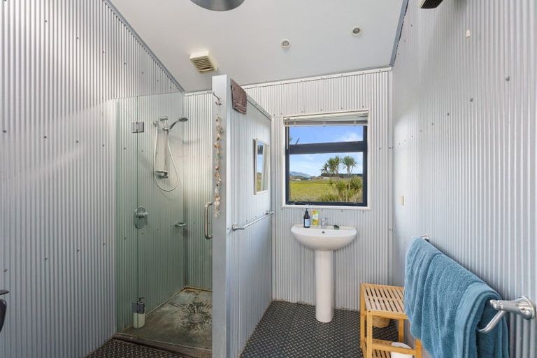Photo of property in 80 Reay Mackay Grove, Waikawa Beach, Levin, 5573