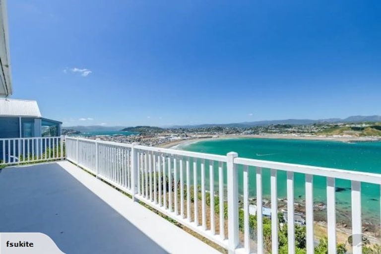 Photo of property in 27 View Road, Houghton Bay, Wellington, 6023